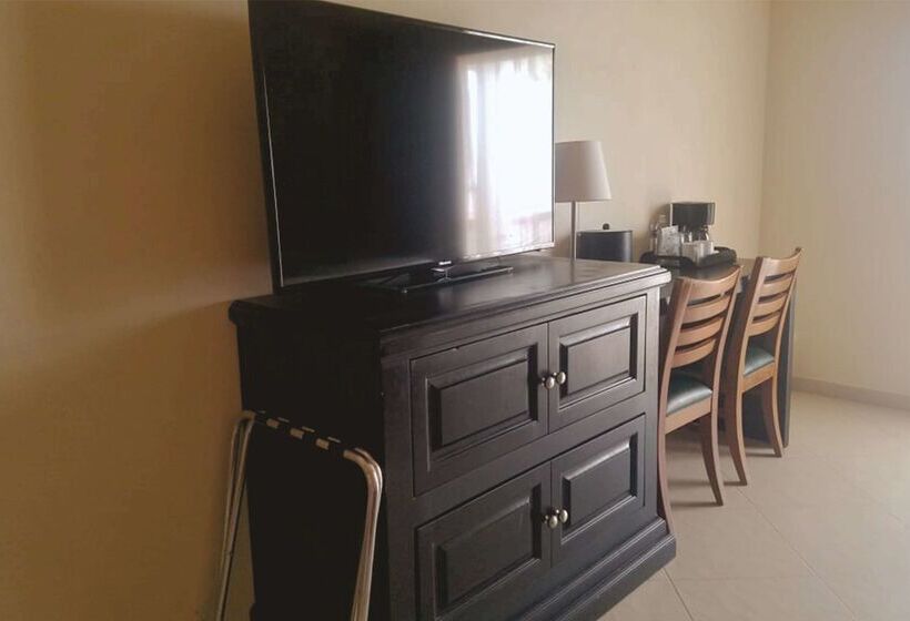 Laos Mar Hotel & Suites