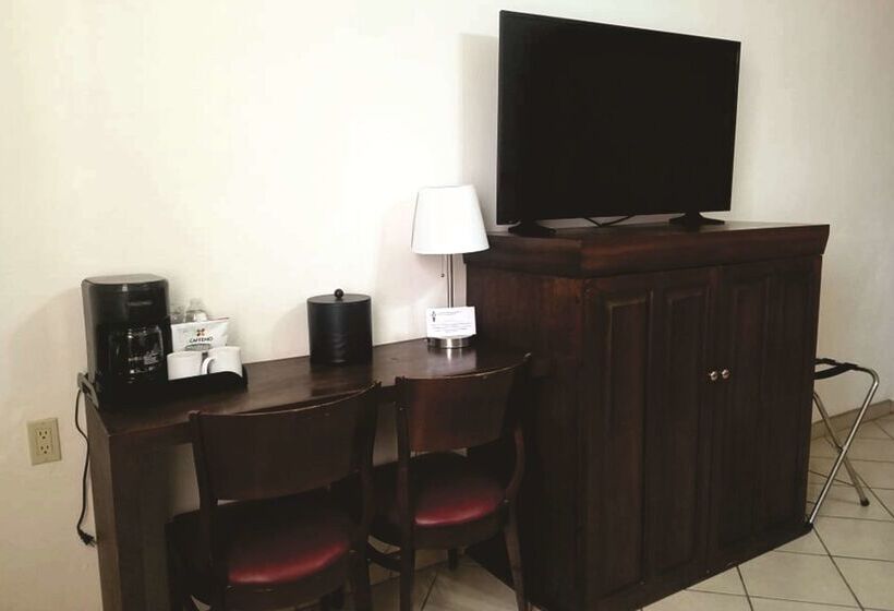 Laos Mar Hotel & Suites