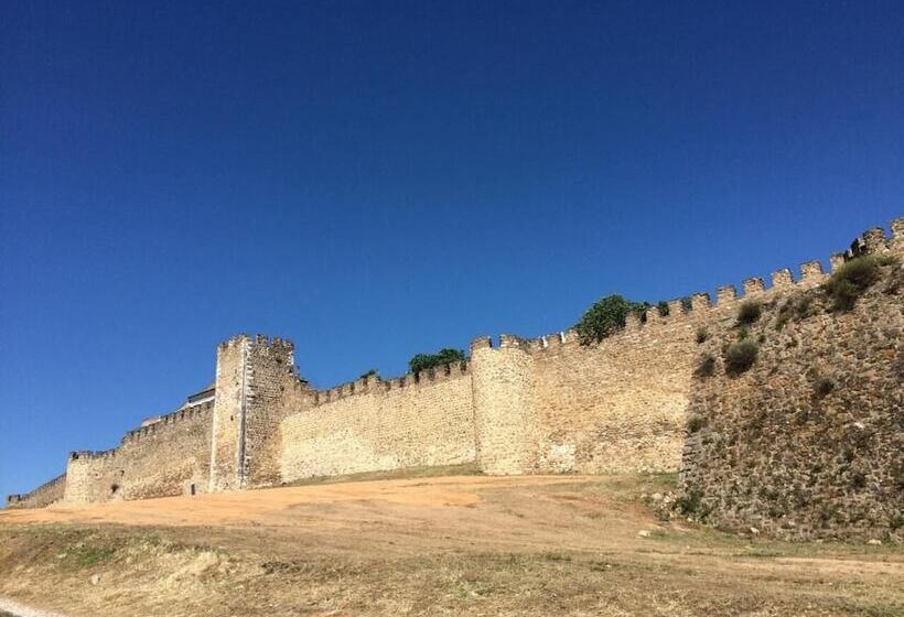 هتل Casa Do Plátano   Arraiolos