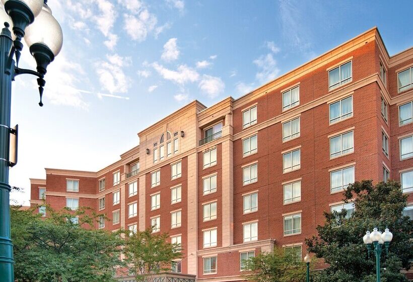 בית מלון כפרי Club Wyndham Old Town Alexandria