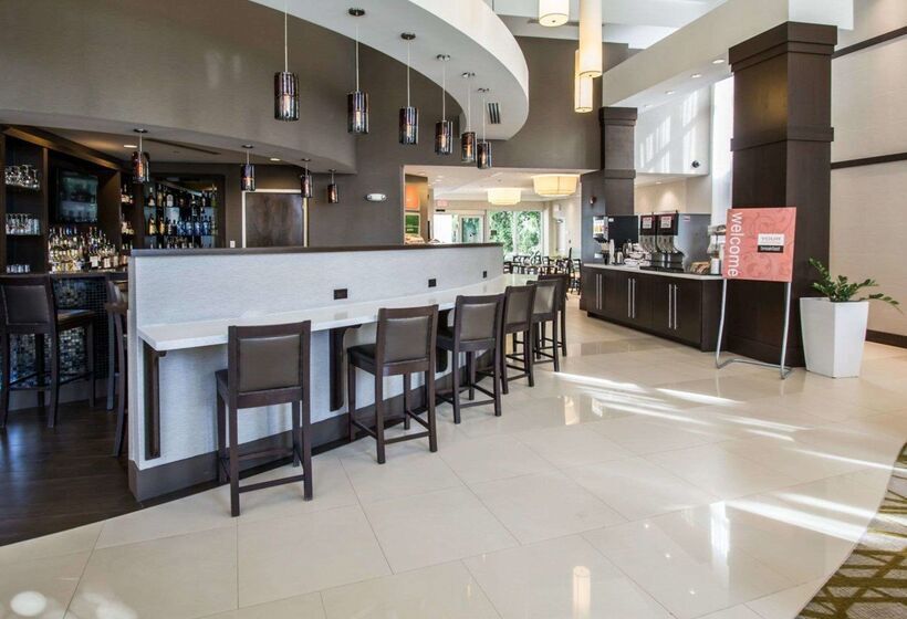 Отель Comfort Suites Miami Airport North