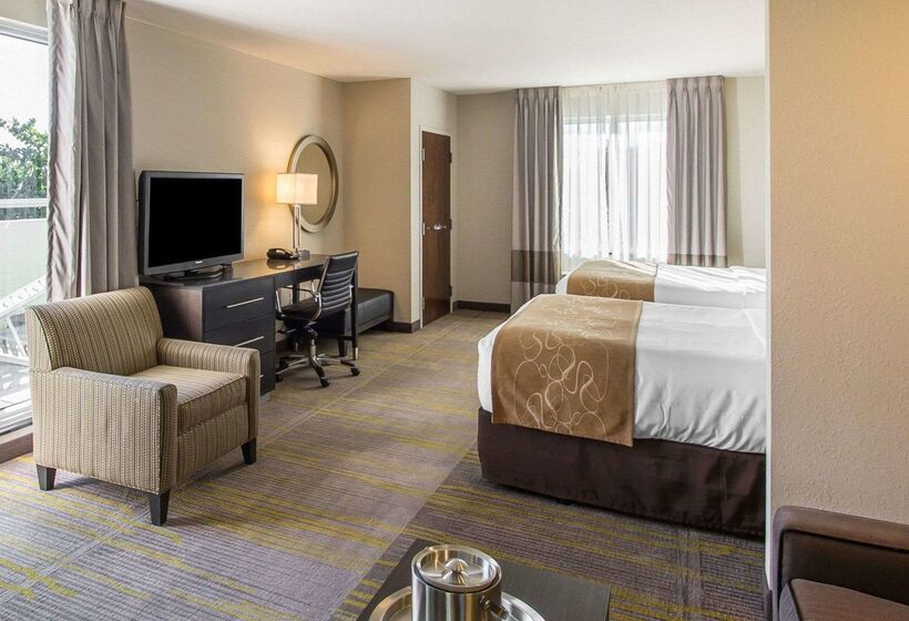 Отель Comfort Suites Miami Airport North