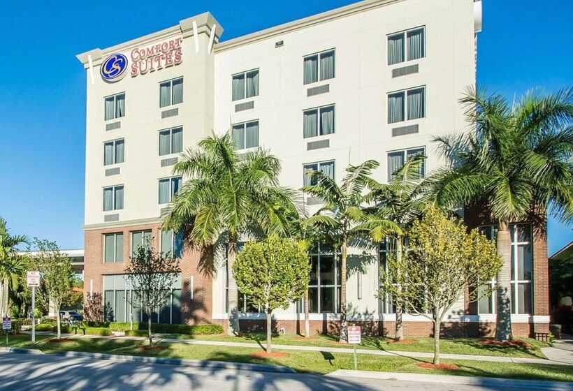 Отель Comfort Suites Miami Airport North