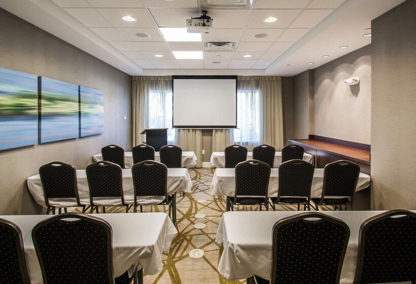 Отель Comfort Suites Miami Airport North