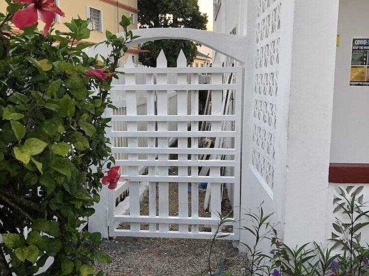 فندق Coningsby Inn