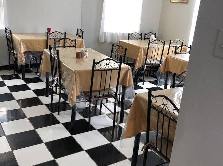 فندق Coningsby Inn