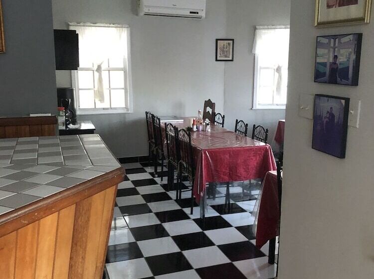 فندق Coningsby Inn