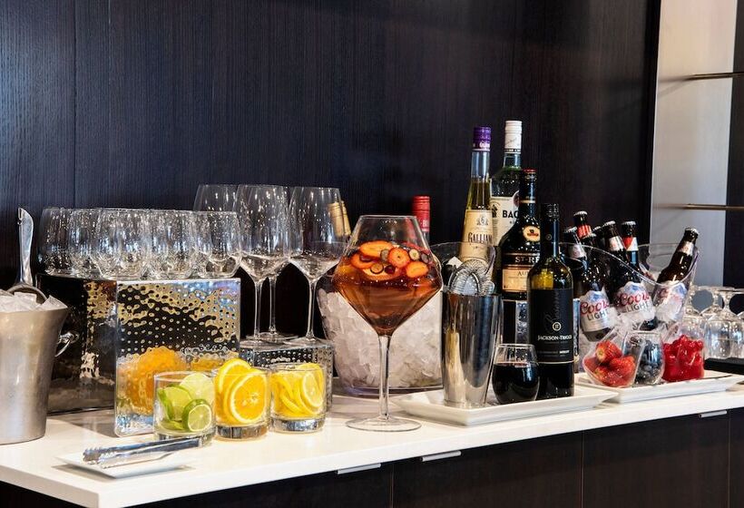 בית מלון כפרי Courtyard By Marriott Edmonton West