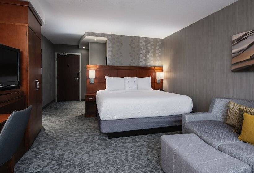 فندق Courtyard By Marriott Edmonton West