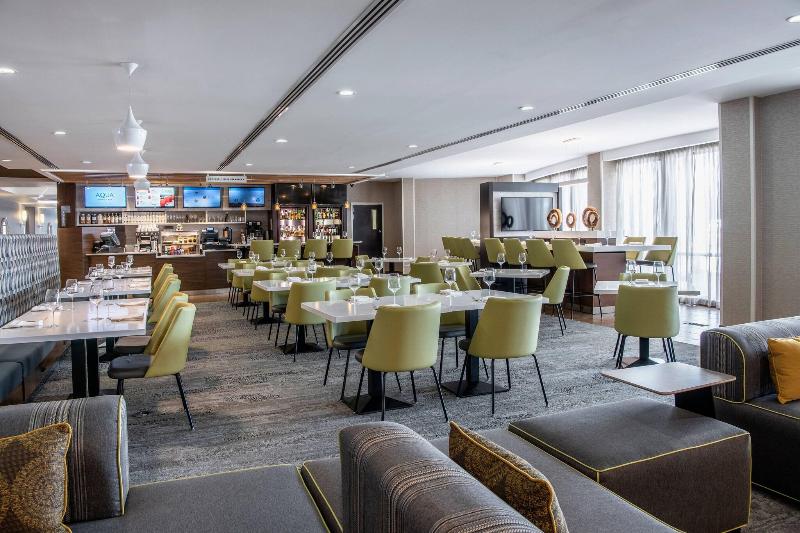 בית מלון כפרי Courtyard By Marriott Edmonton West