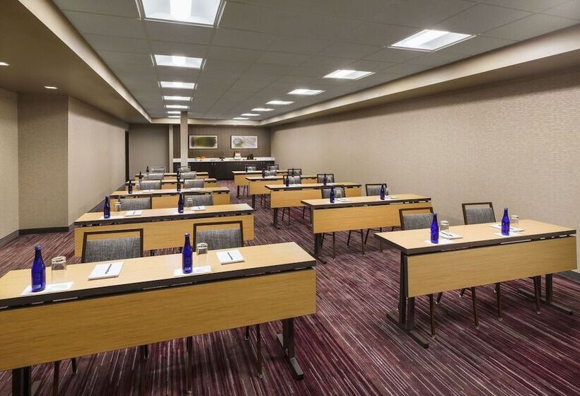 فندق Courtyard Chicago Bloomingdale