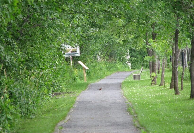 ホテル Days Inn By Wyndham Berthierville