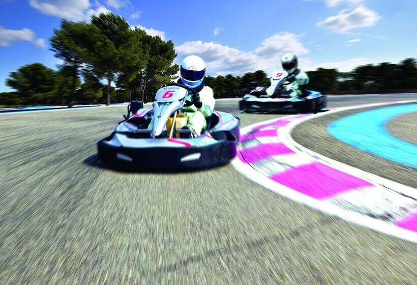 ホテル Grand Prix Hôtel & Restaurant