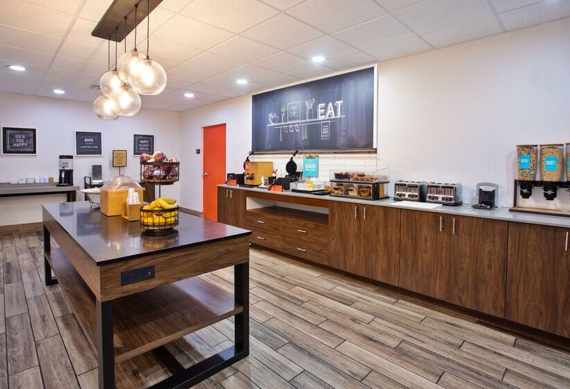 فندق Hampton Inn & Suites Tampa East