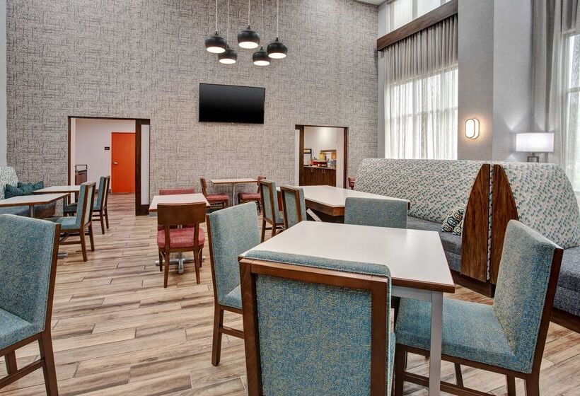 فندق Hampton Inn & Suites Tampa East