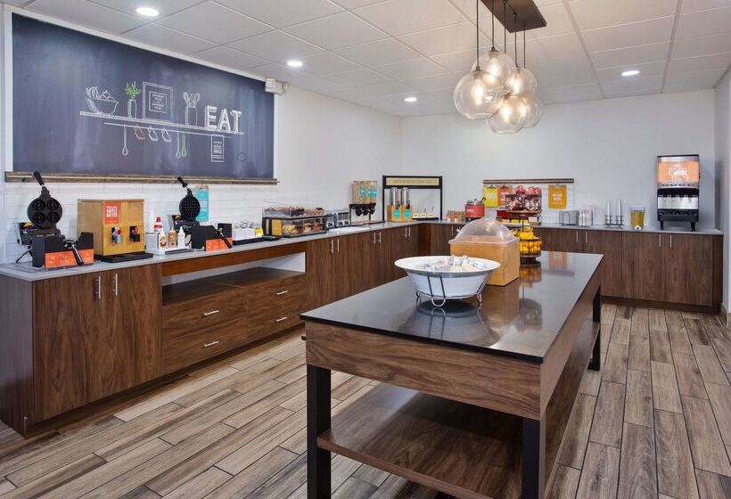 فندق Hampton Inn & Suites Tampa East