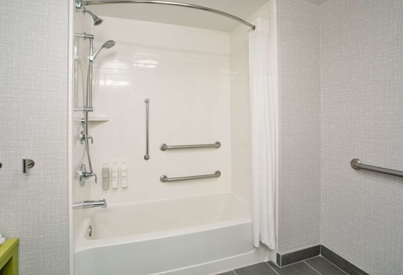 فندق Hampton Inn & Suites Tampa East