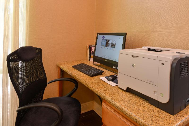 فندق Hampton Inn & Suites Tampa East