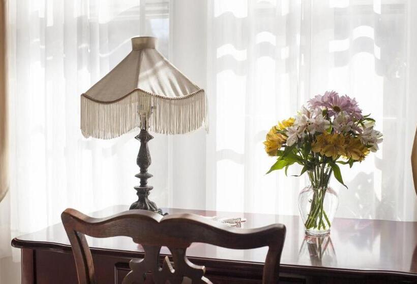 فندق Isaiah Jones Homestead Bed And Breakfast