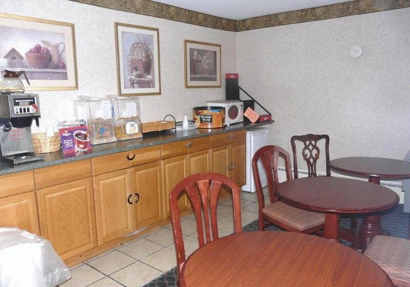 هتل Knights Inn Lenox