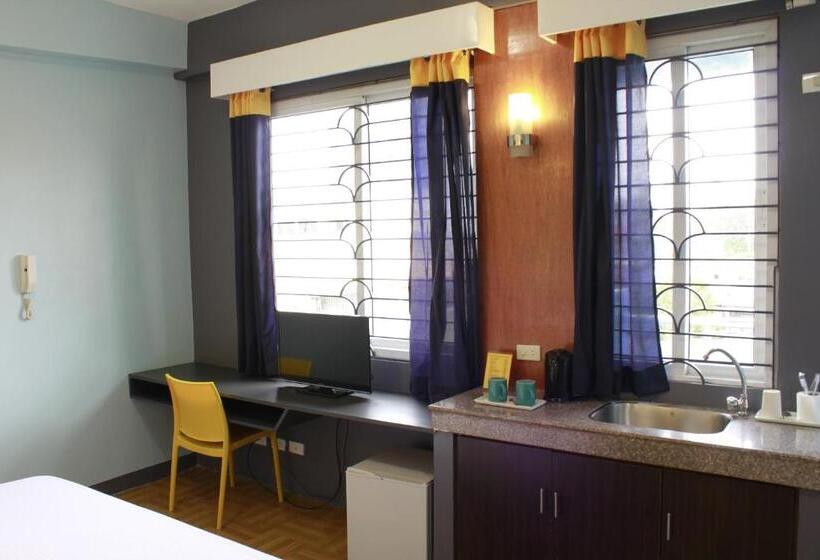 Отель Leesons Residences