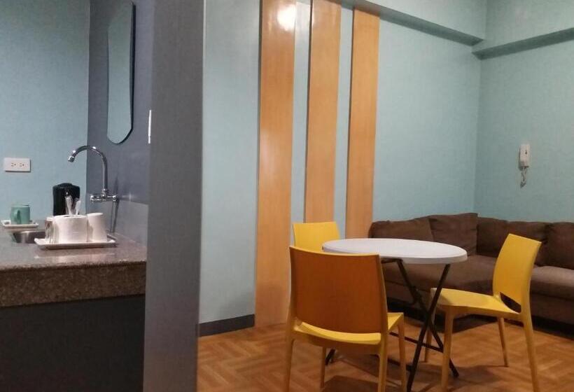 Отель Leesons Residences