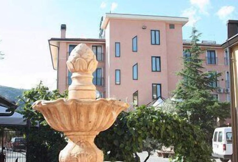 호텔 Leon   Ristorante Al Cavallino Rosso