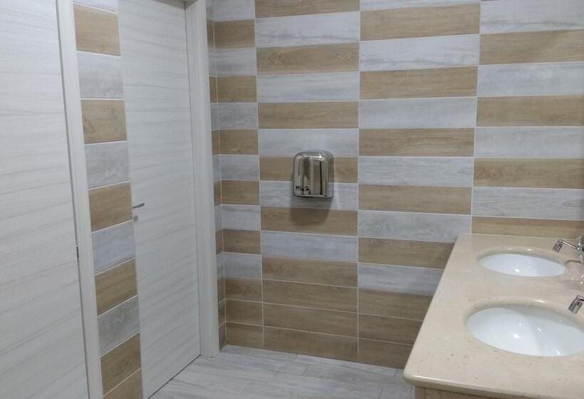 호텔 Leon   Ristorante Al Cavallino Rosso