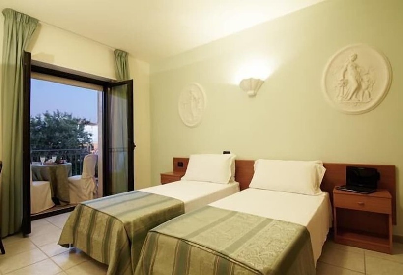 호텔 Leon   Ristorante Al Cavallino Rosso