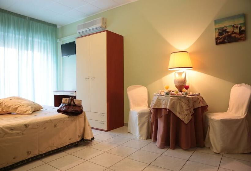 호텔 Leon   Ristorante Al Cavallino Rosso