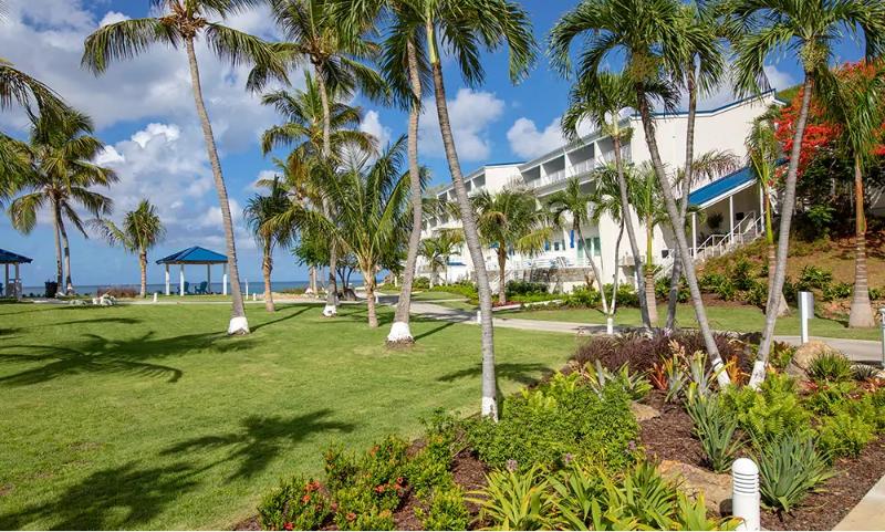 هتل Limetree Beach Resort By Club Wyndham