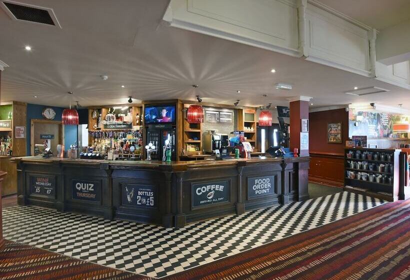 בית מלון כפרי Oaklands By Greene King Inns