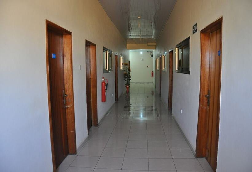 בית מלון כפרי Oscarpak Royal