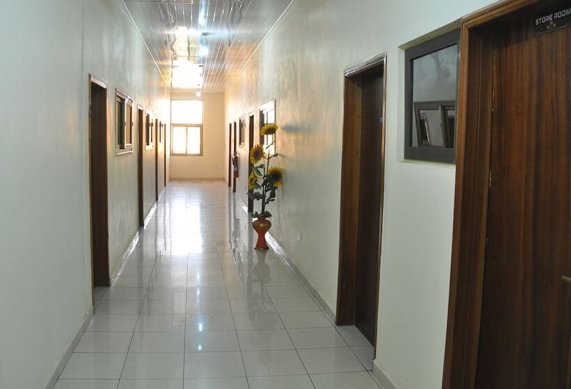 בית מלון כפרי Oscarpak Royal