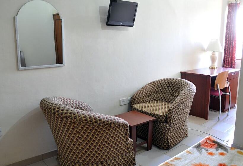 בית מלון כפרי Oscarpak Royal