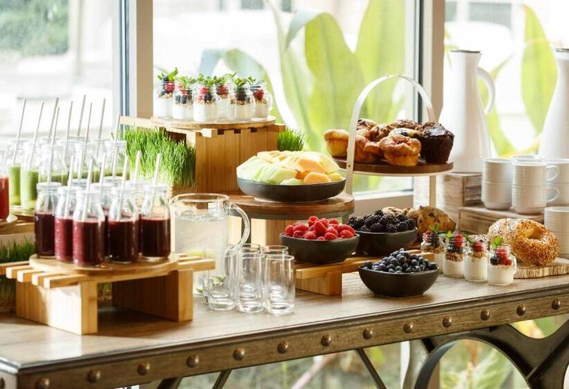 בית מלון כפרי Renaissance Tampa International Plaza