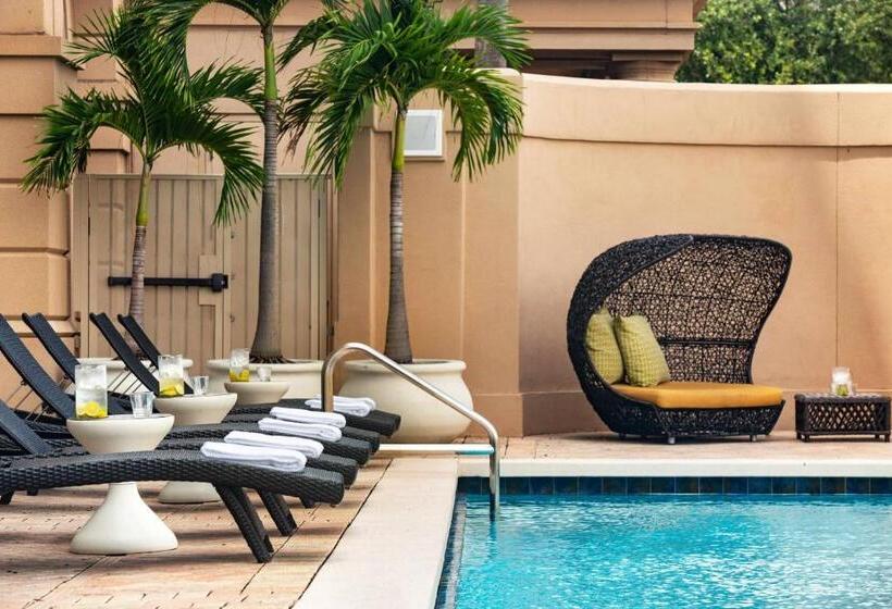 בית מלון כפרי Renaissance Tampa International Plaza