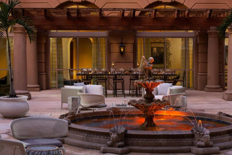 בית מלון כפרי Renaissance Tampa International Plaza