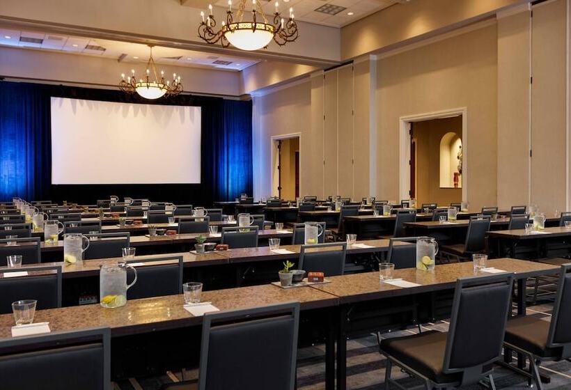 בית מלון כפרי Renaissance Tampa International Plaza