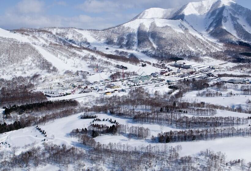 Rusutsu Resort Hotel & Convention