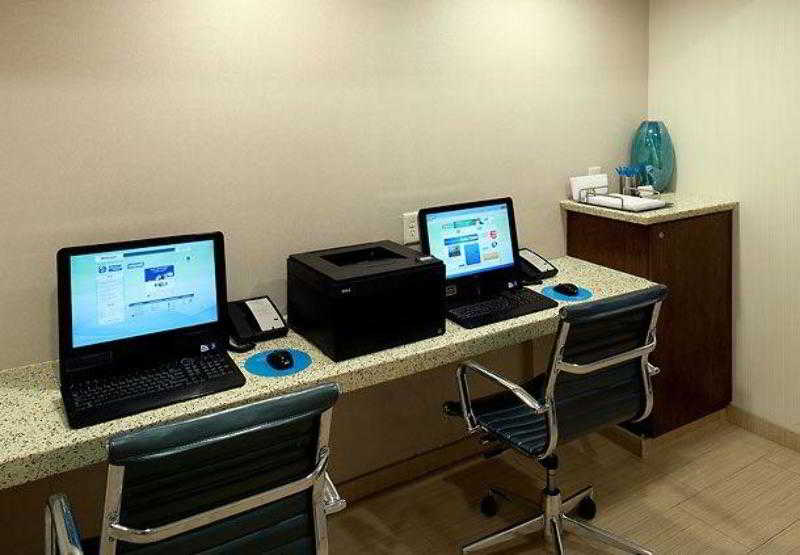 هتل Springhill Suites Alexandria Southwest
