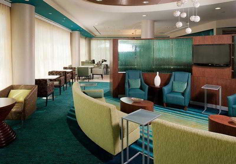 Отель Springhill Suites Alexandria Southwest