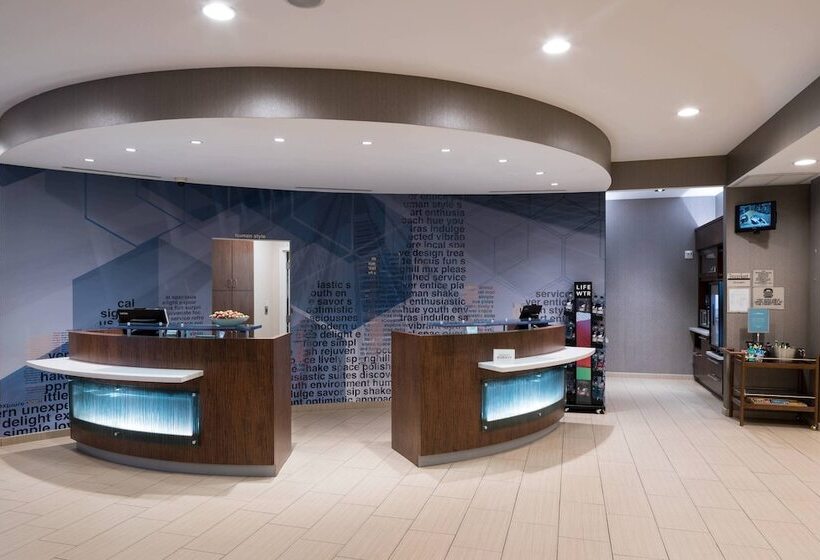 Отель Springhill Suites Alexandria Southwest