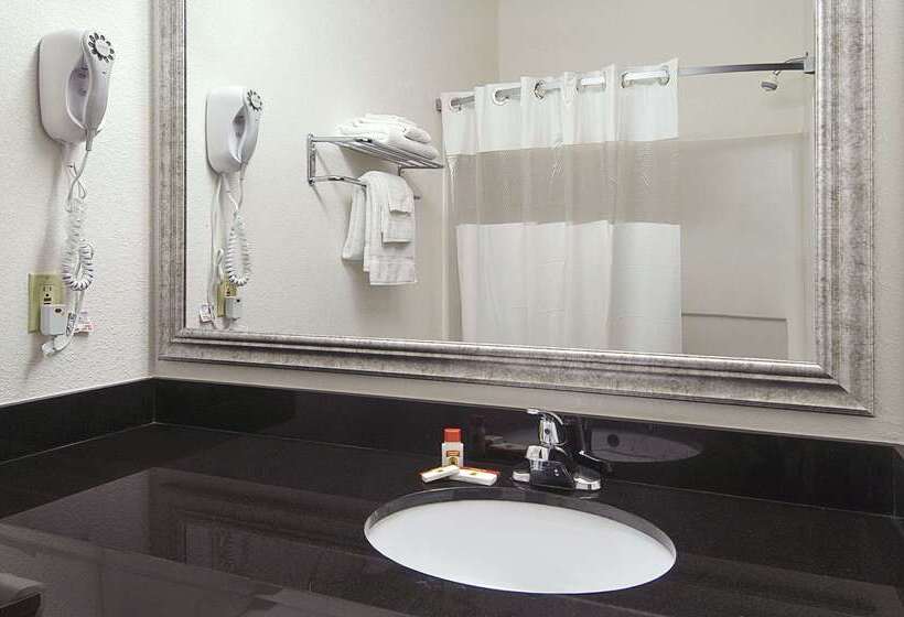 호텔 Super 8 By Wyndham Bowling Green North