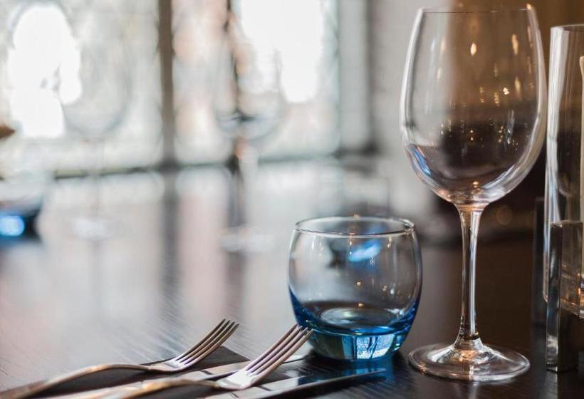 ホテル The White Hart