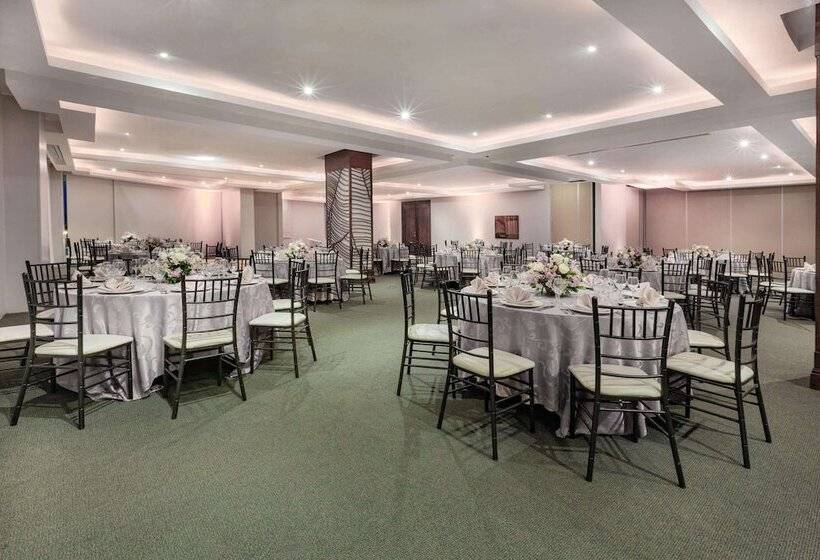 هتل Tryp By Wyndham Guayaquil Airport