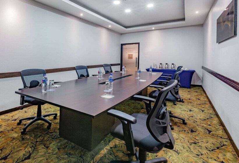 هتل Tryp By Wyndham Guayaquil Airport