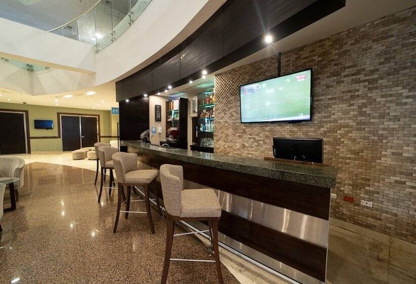 هتل Tryp By Wyndham Guayaquil Airport