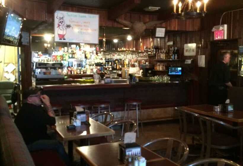 בית מלון כפרי Airport Chalet