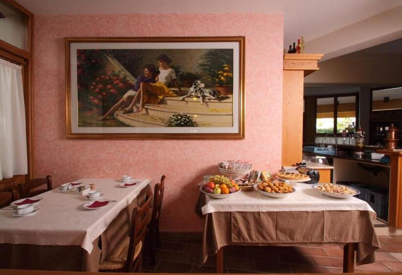 Отель Ristorante La Bilancia